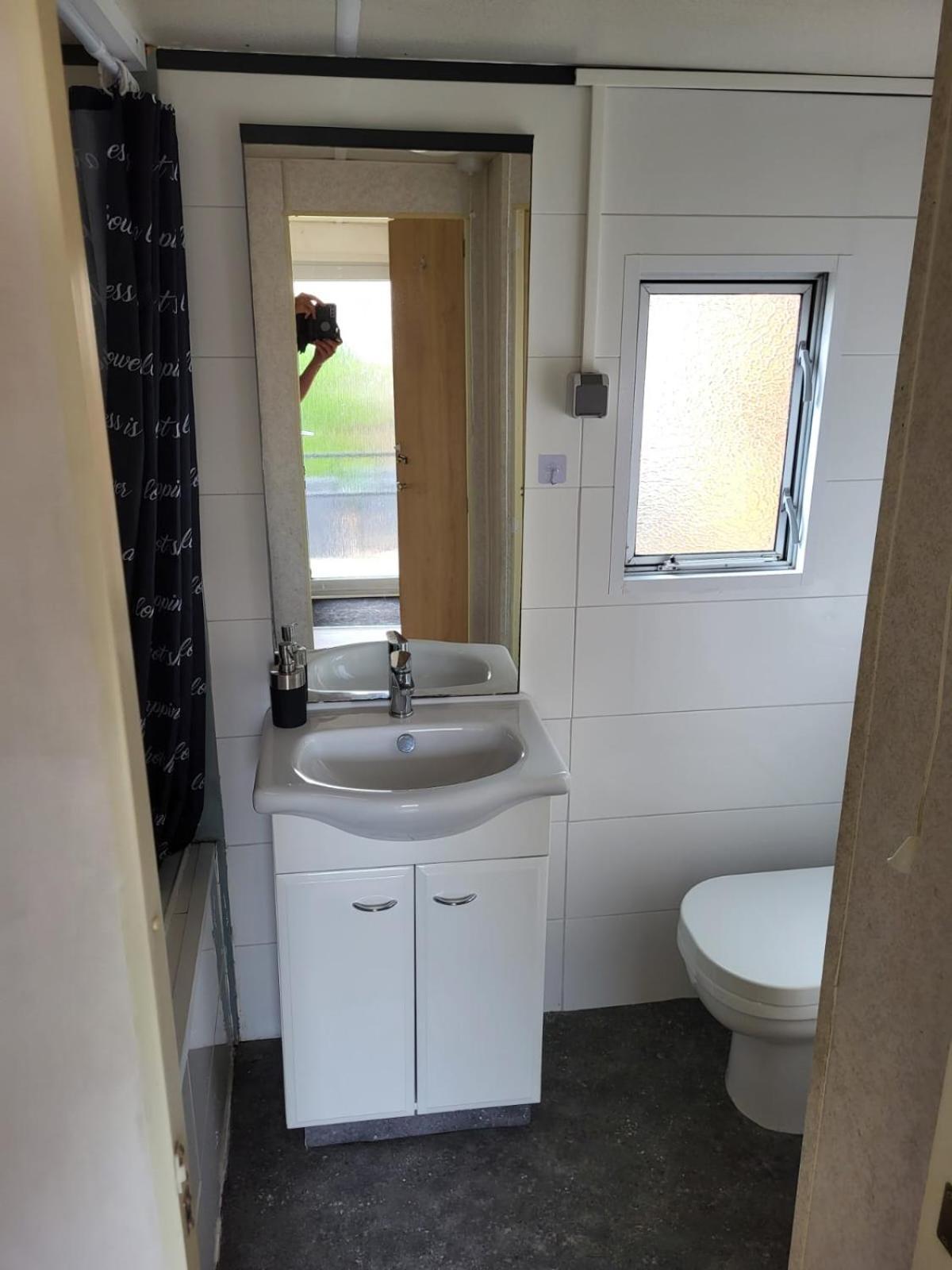 Chalet 14 Met Airco Familiecamping De Tien Heugten Schoonloo Drenthe Exterior foto